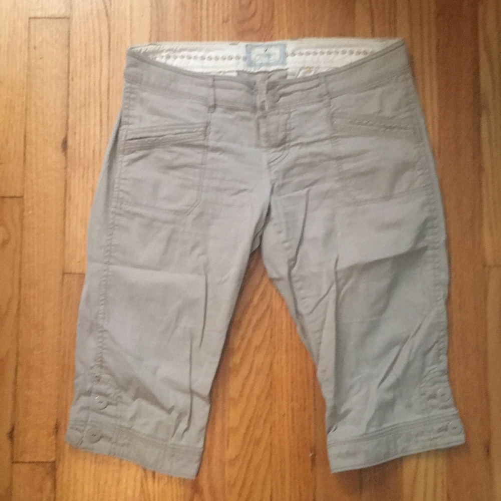 American Eagle Capris